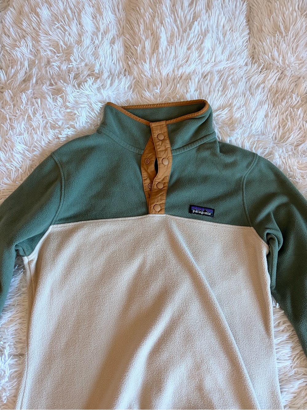 Patagonia Two-Tone Green, Cream and Tan Snap-Front Fleece Pullover